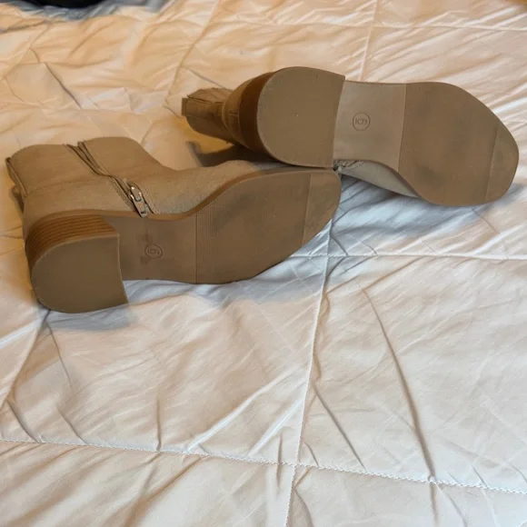 Target Tan Women's Boots - Picture 5 of 5